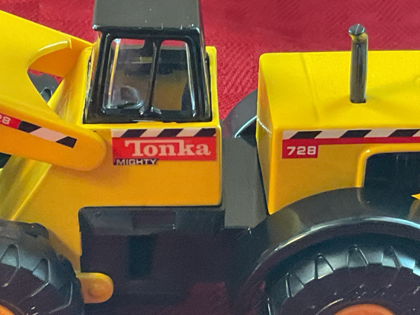 Tonka Mighty 728 Front Loader 6″ Maisto Hasbro