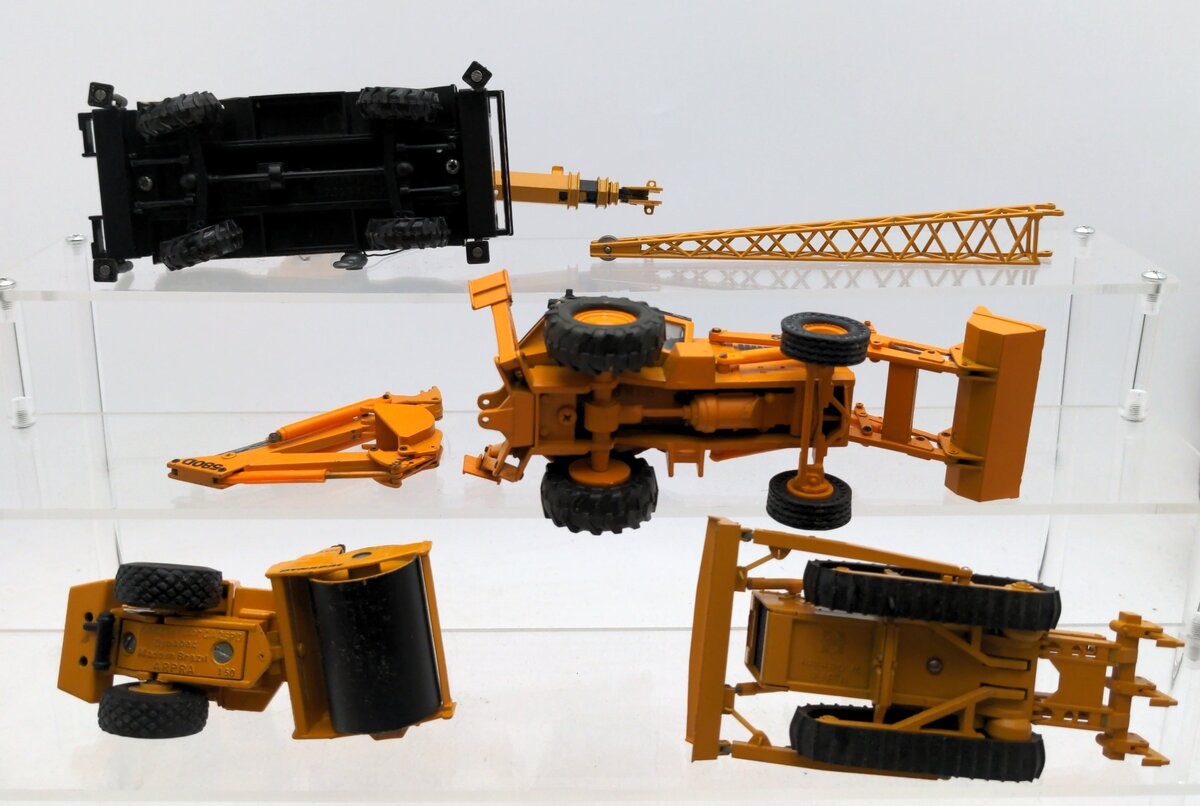 Conrad & Other Die-Cast Assorted Construction Equipment [4]/Box