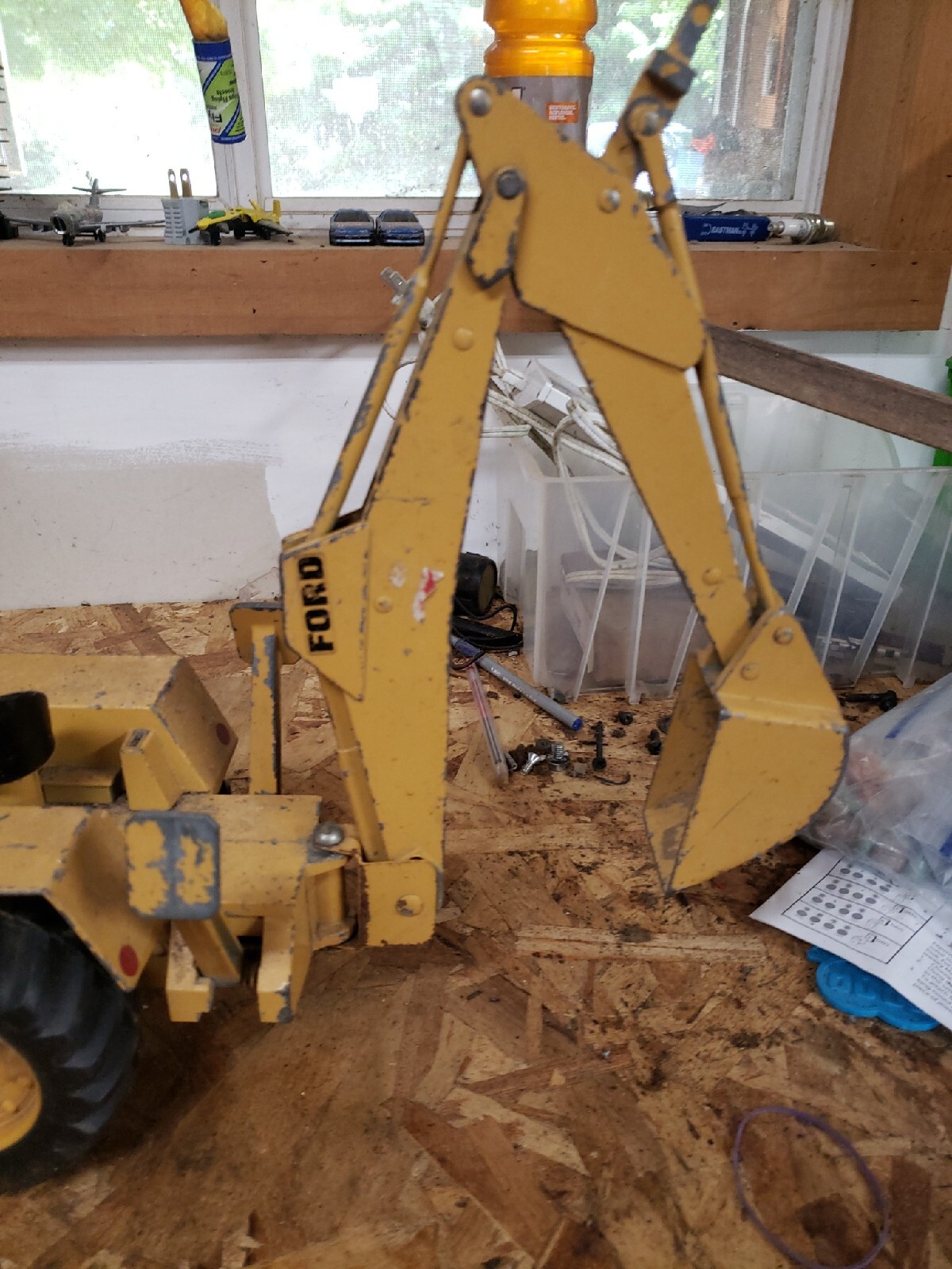 Vintage ERTL Ford 755A Backhoe End Loader 1/12th Scale Used READ BROKEN TIE RODS