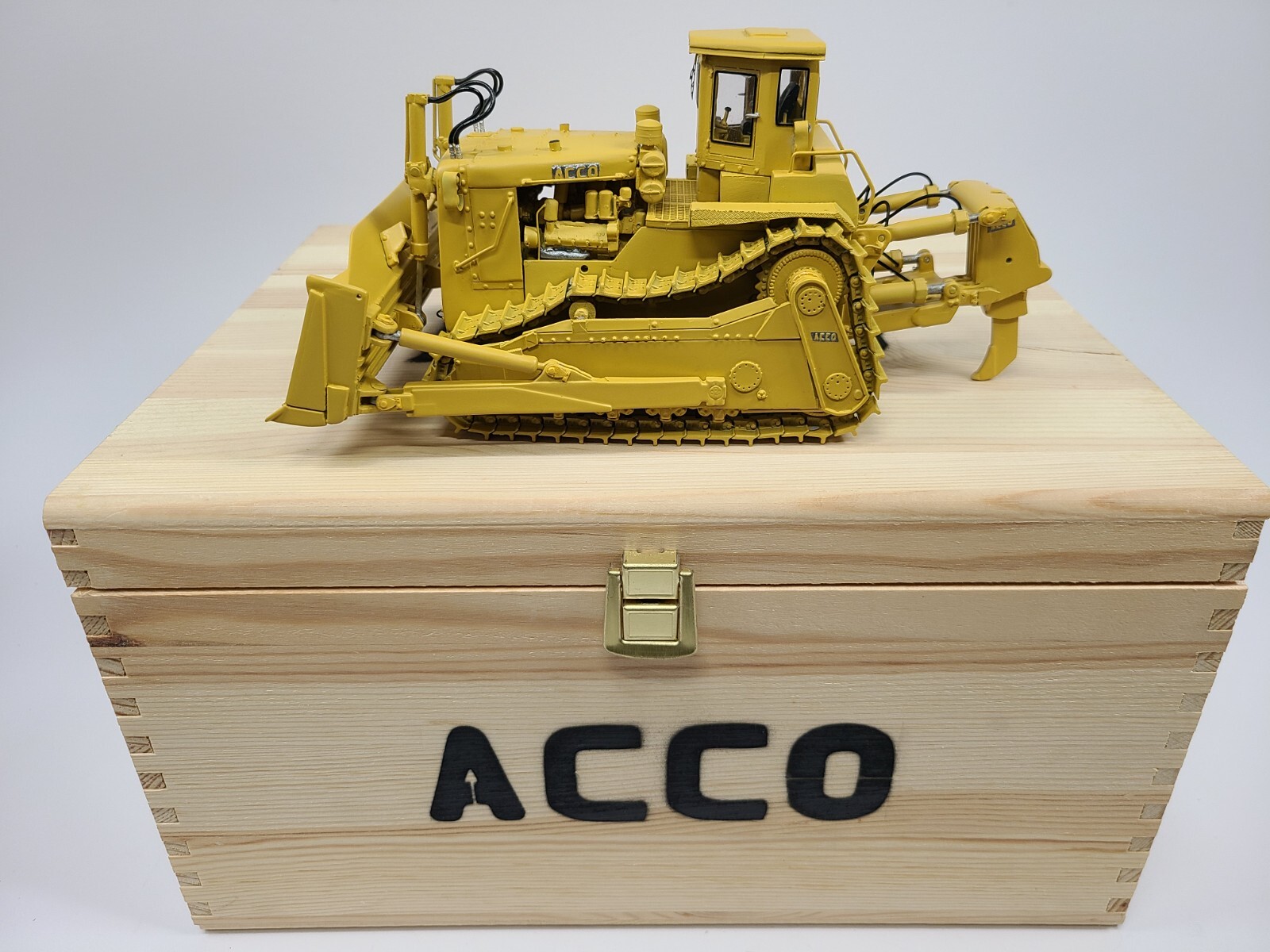 Acco Super Dozer with Ripper – Trilex 1:50 Scale Model Rare – Only 50 Made