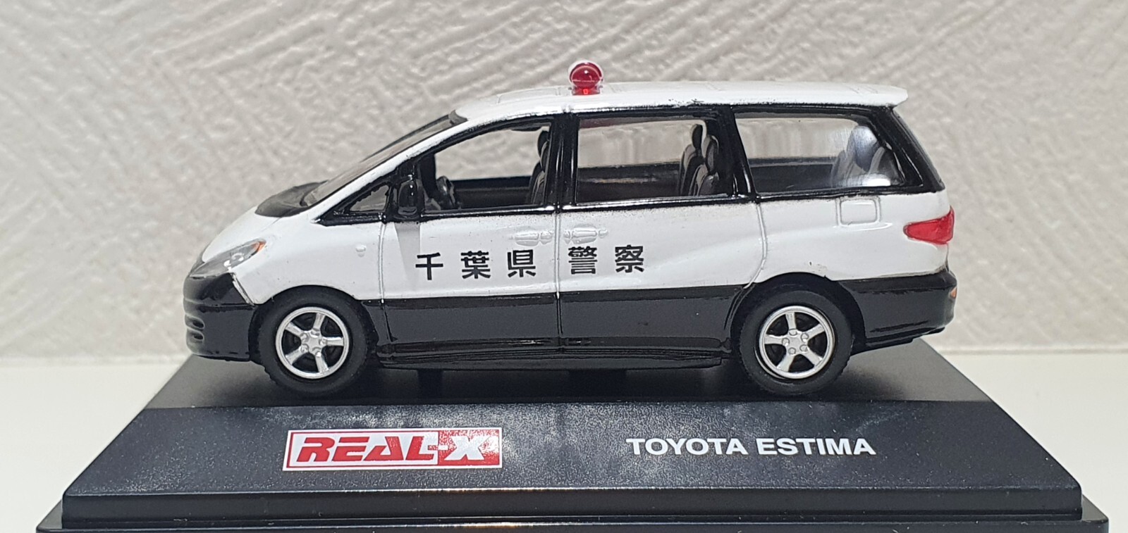 1/72 Yodel Real-x TOYOTA ESTIMA CHIBA POLICE CAR PATROL SUV diecast model w/case