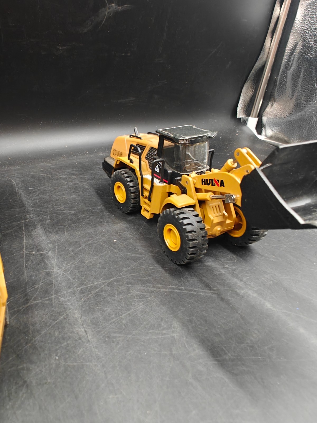 HUINA 1:50 7612 Wheeled Loader and Articulated Dump Truck Diecast MIB