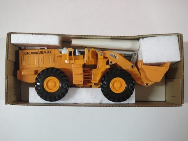 Diapet Kawasaki KLO85Z Wheel Loader 1/45 Scale Diecast Model w/Box Japan Rare