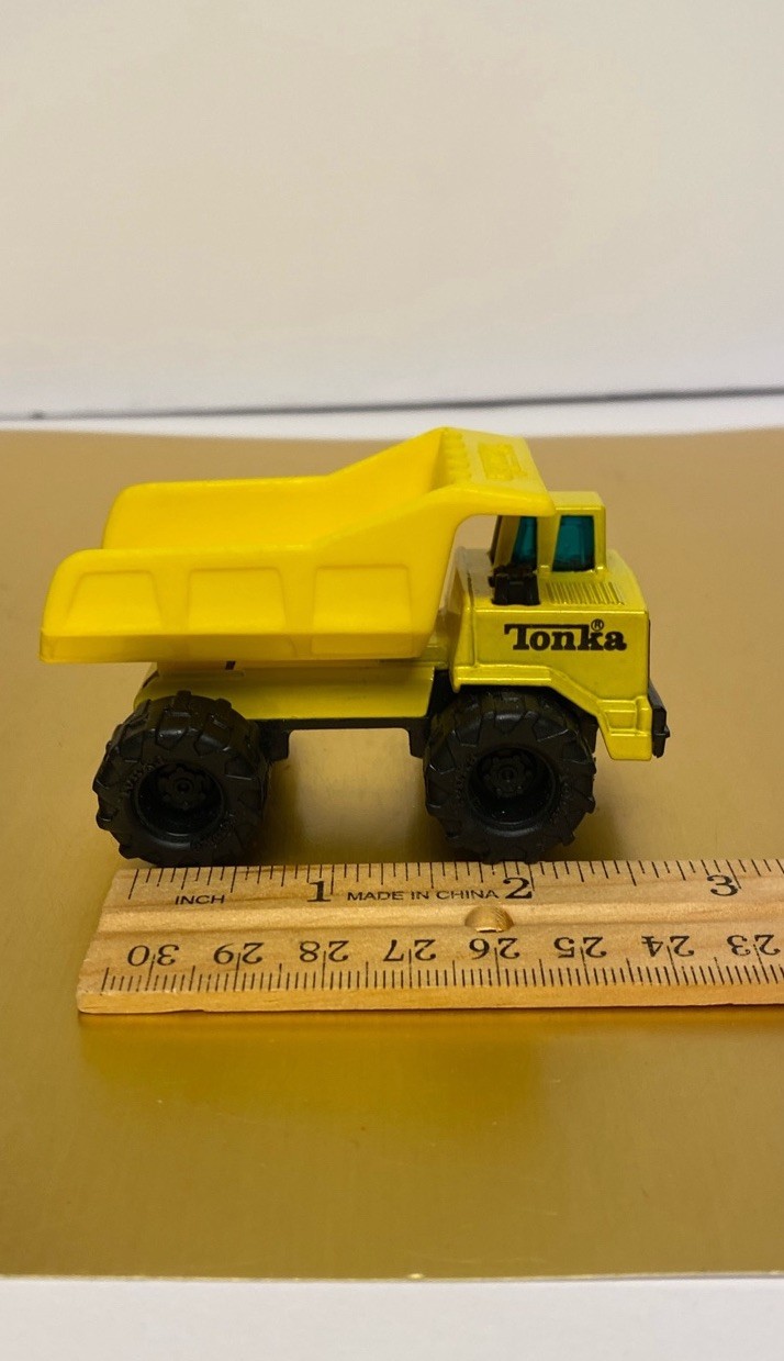 Vintage 1992 Tonka Dump Truck Diecast and Plastic 3″