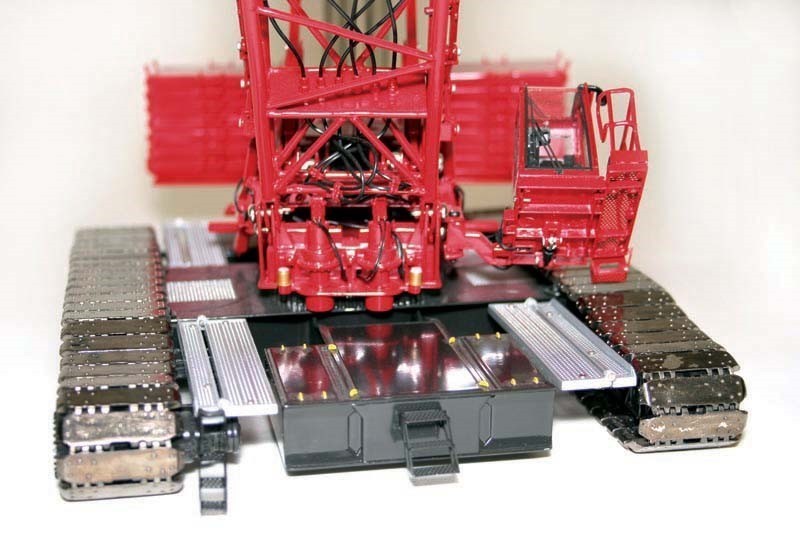 TWH 005 Manitowoc 16000 Crawler Crane (Executive Edition) 1/50 MIB