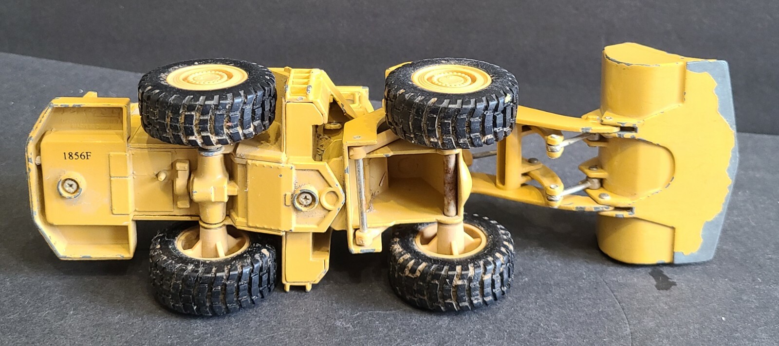 ERTL CAT Caterpillar Wheel Loader 988B 1856F Yellow Die Cast Model Vintage