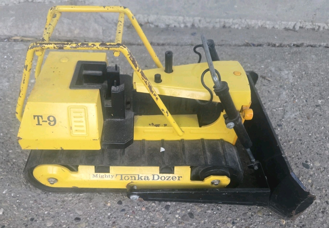 Mighty Tonka T-9 Turbo Diesel Bulldozer 17″ Excellent Tracks Works 1970s / 1980s
