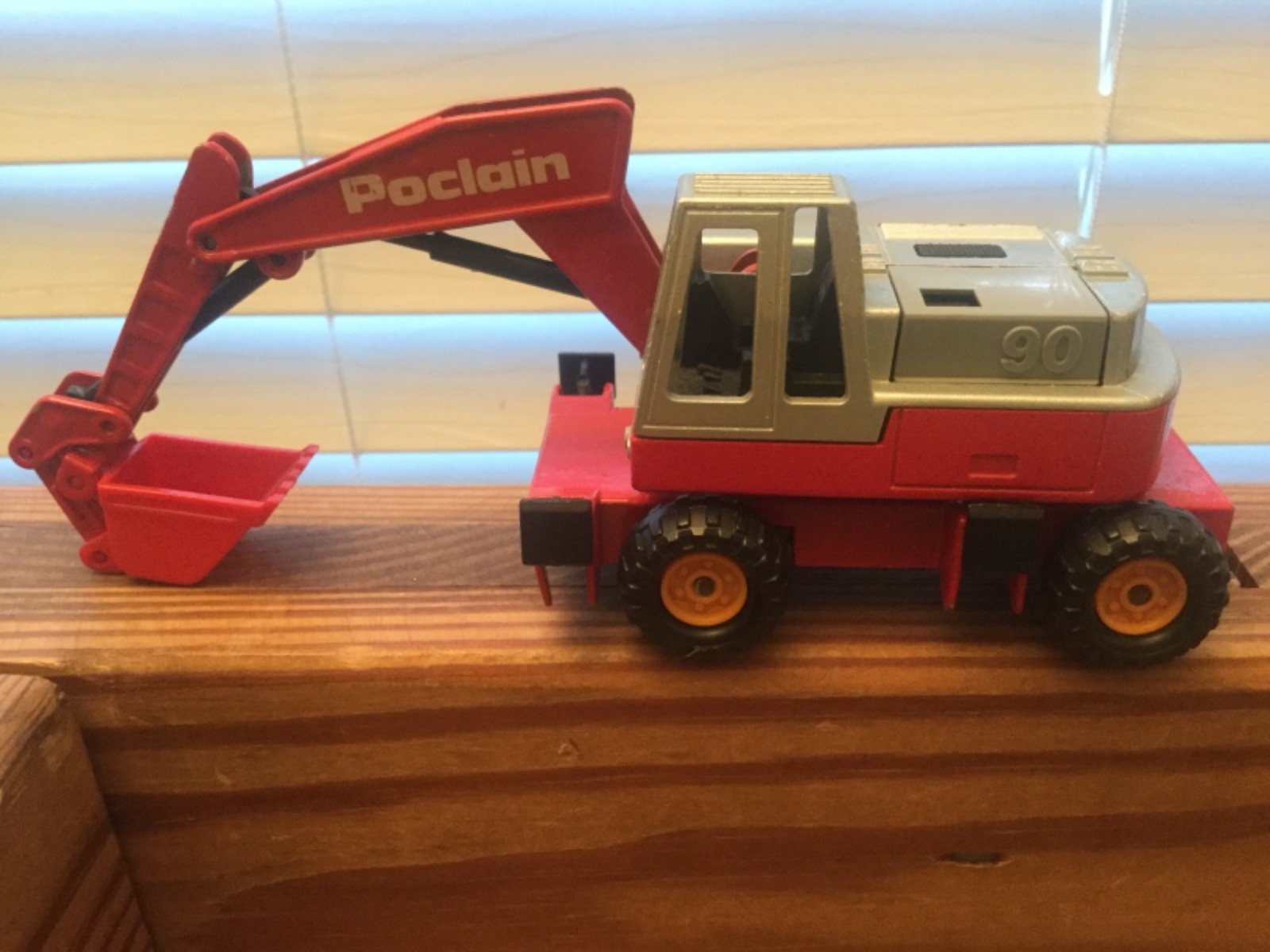 Majorette 1/56 Poclain 90 Wheeled Digger Excavator Shovel Tractor