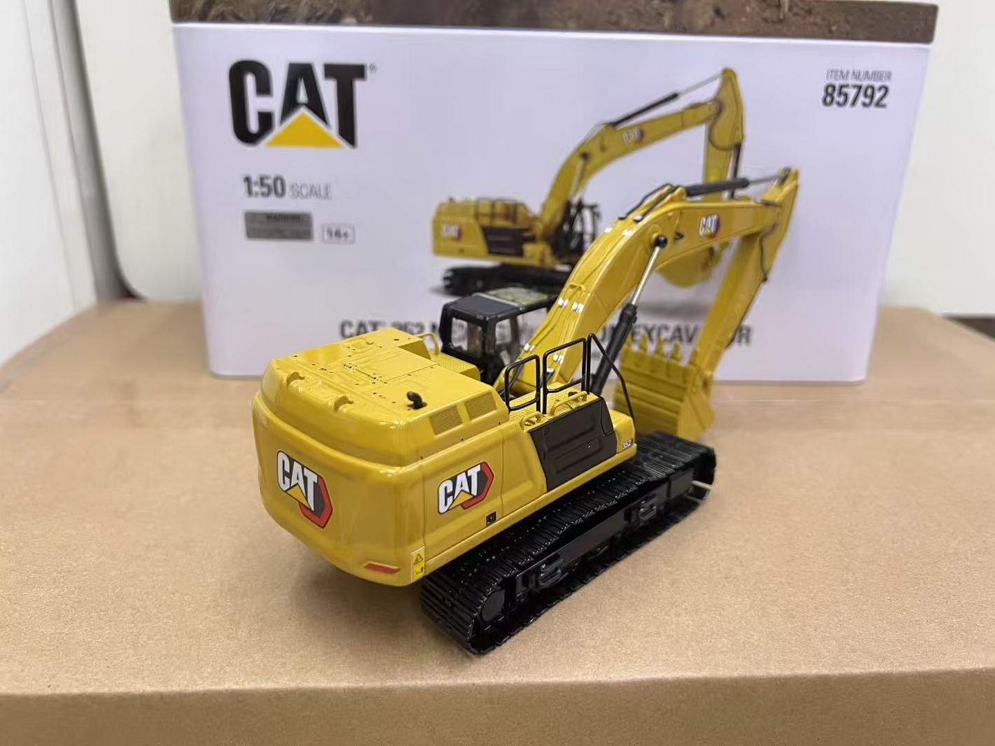DM 1/50 Scale Cat 352 Next Generation Excavator Diecast Model Toy Gift #85792