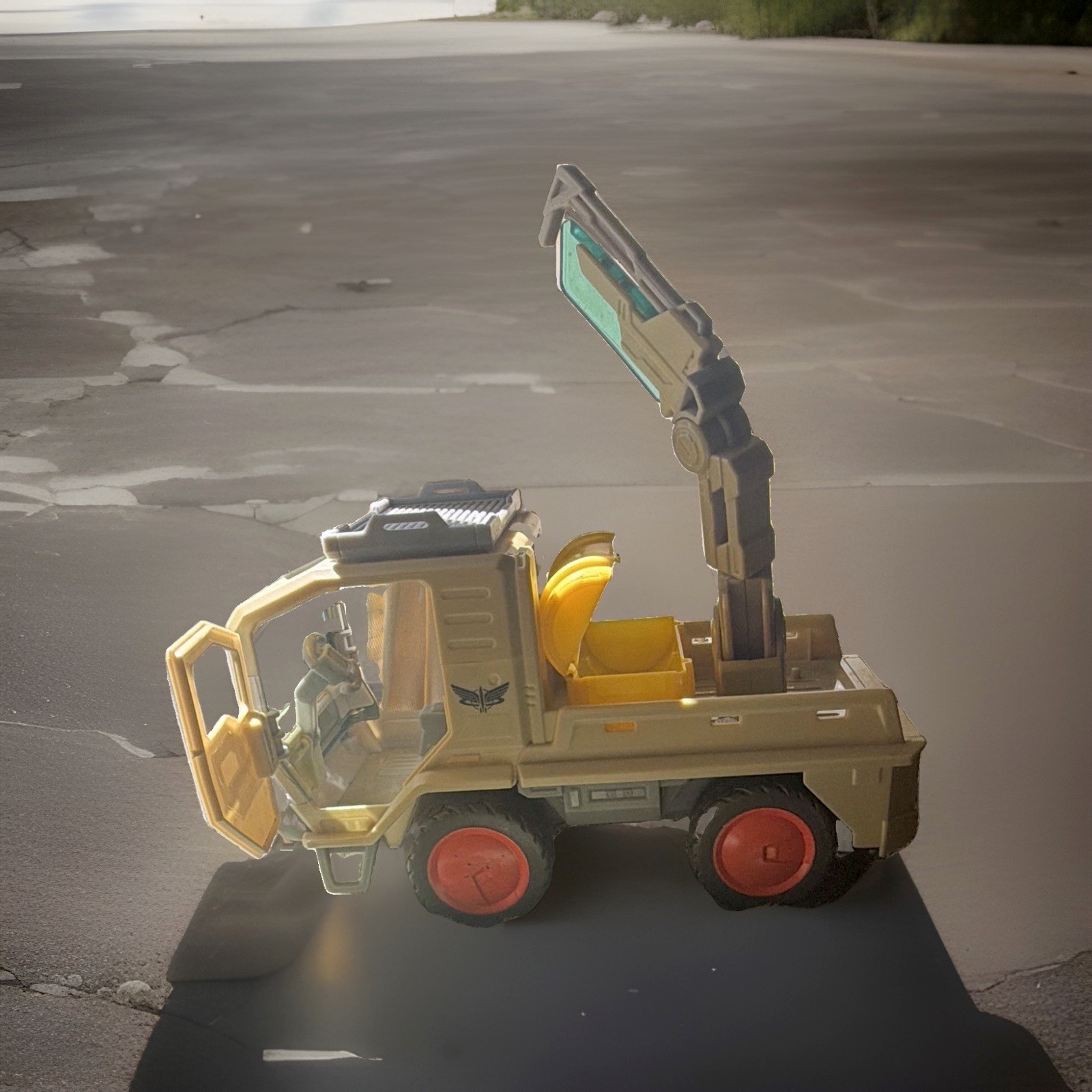 Plastic Construction Vehicle Truck with Opening Doors, Multi-Color