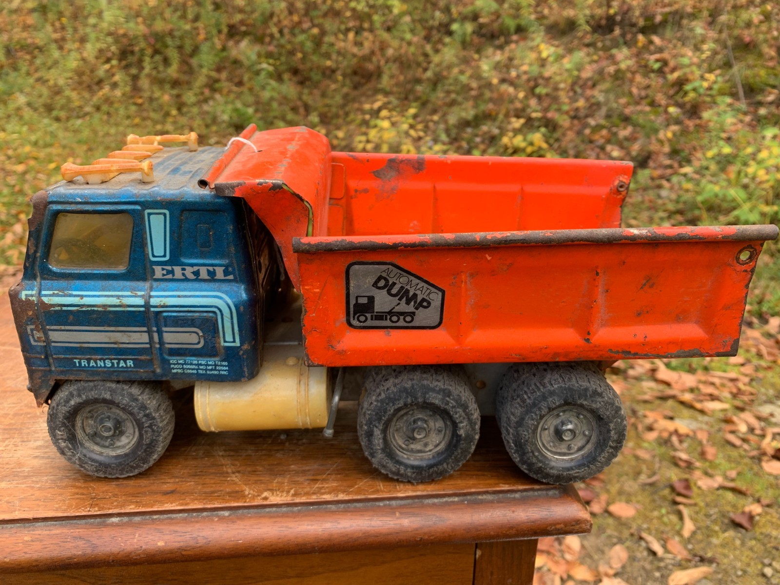 VINTAGE ERTL TRANSTAR BLUE CAB AUTOMATIC DUMP TRUCK ORANGE