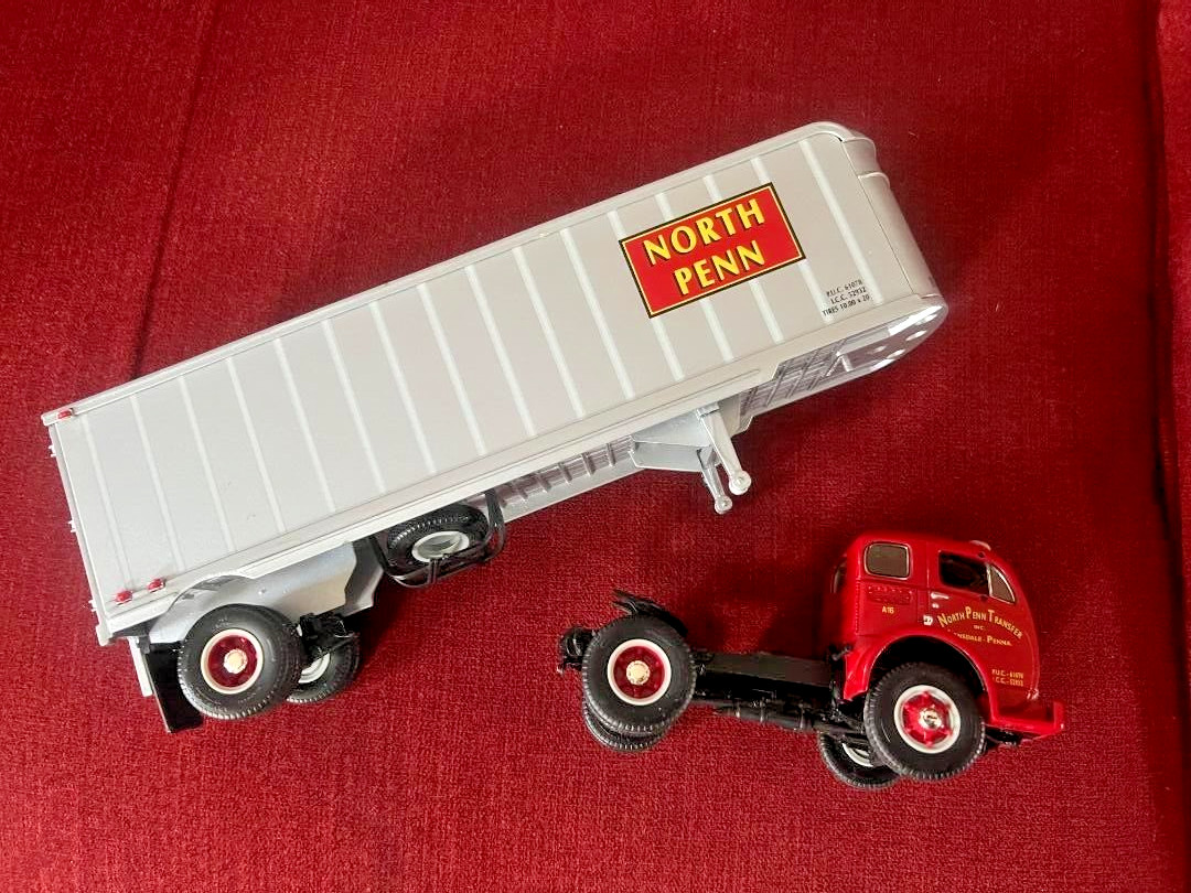 First Gear 1953 White 3000 Tractor w/ 30′ Trailer North Penn Lansdale PA 1:34