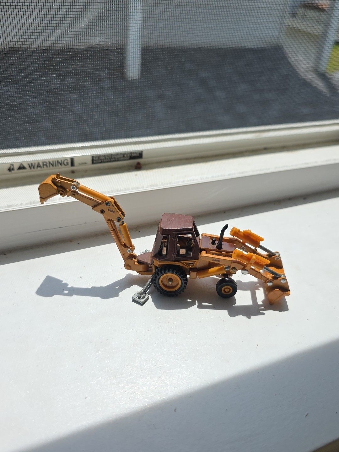 Ertl 1:64 Scale 580E Cabbed Tractor with Backhoe Bucket Dyersville Iowa Vintage
