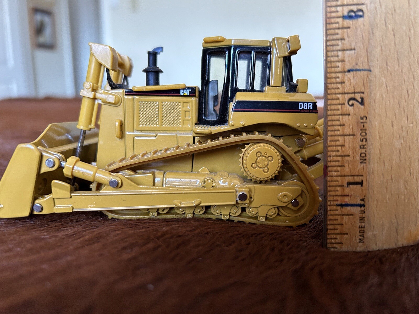 Norscott 1/50 Caterpillar D8R Series II Track-Type Dozer With Blade