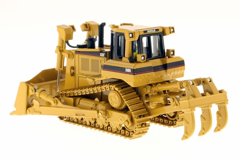 DIECAST MASTERS – CATERPILLAR D8R Ripper Equipped Accompanied Figure…