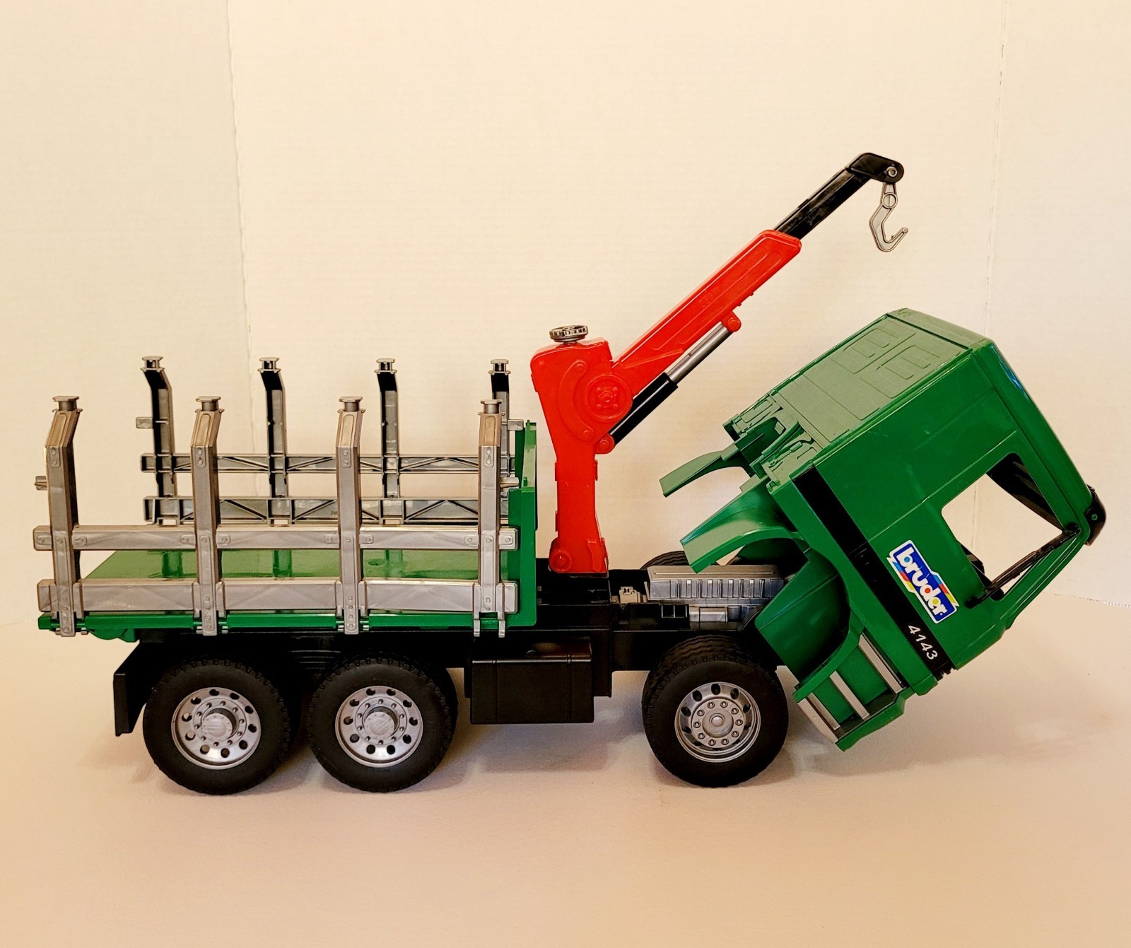 BRUDER 4143 LOGGING TRUCK ACTOS MERCEDES BENZ LOGO-MADE IN GERMANY