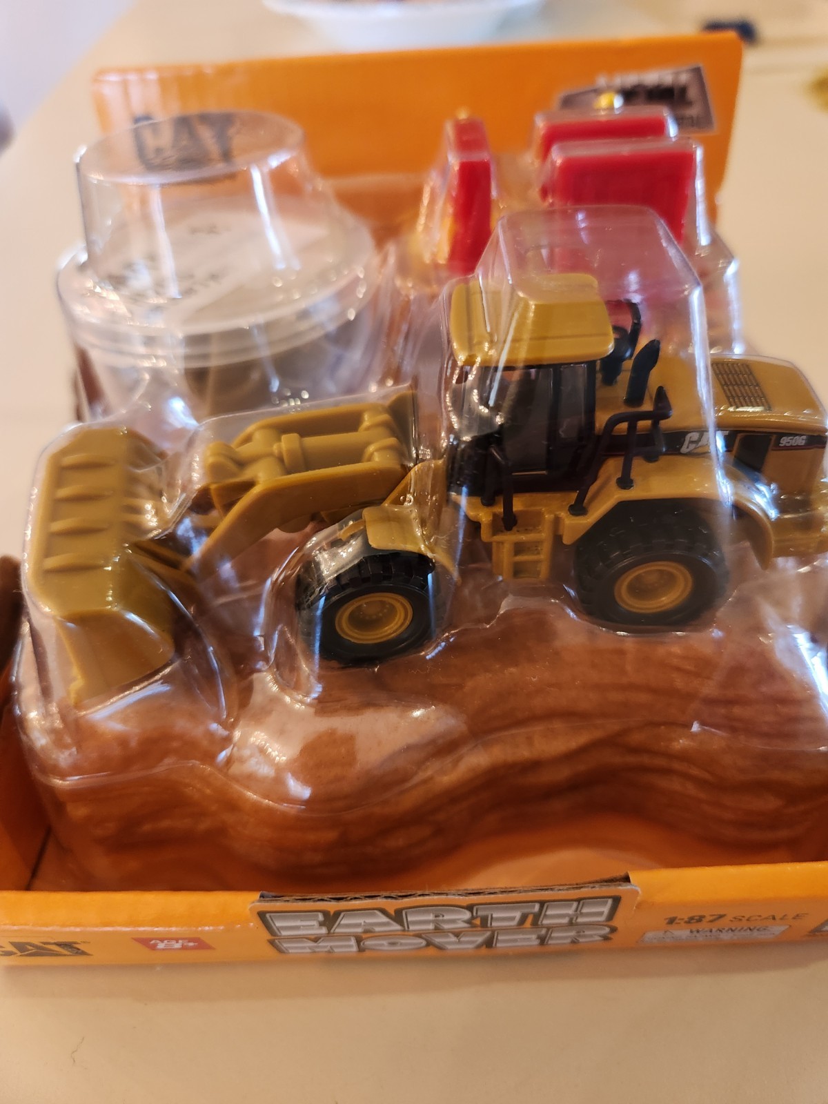Diecast Masters 1:87 (HO) CAT 950G Wheel Loader