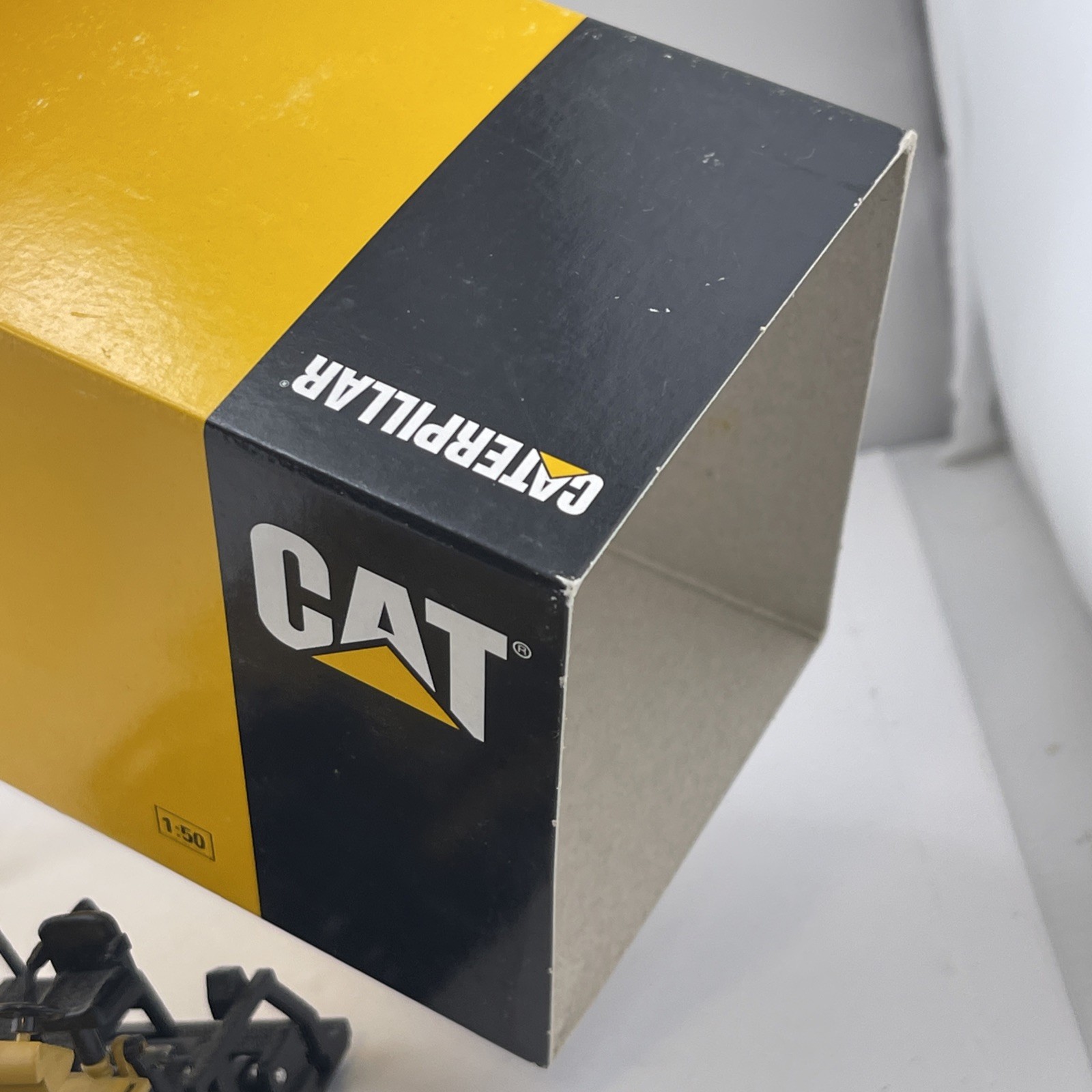 Caterpillar Cat AP-1000B Asphalt Paver – NZG 1:50 Scale Diecast Model #479.1 New