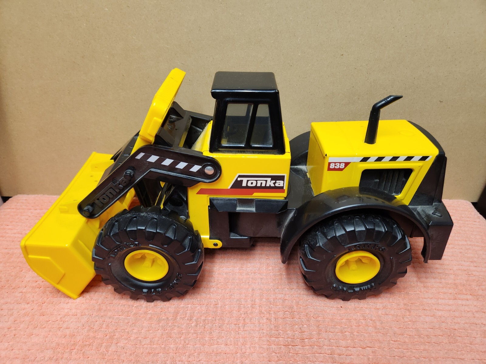 Hasbro 2012 Tonka Front End Loader Excavator 838 Metal Truck Tonka