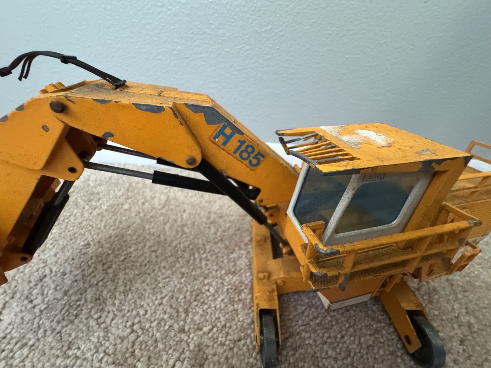 Vintage NZG 1/50 Scale Die-Cast Demag H185 Crawler Excavator Germany As Is Nice