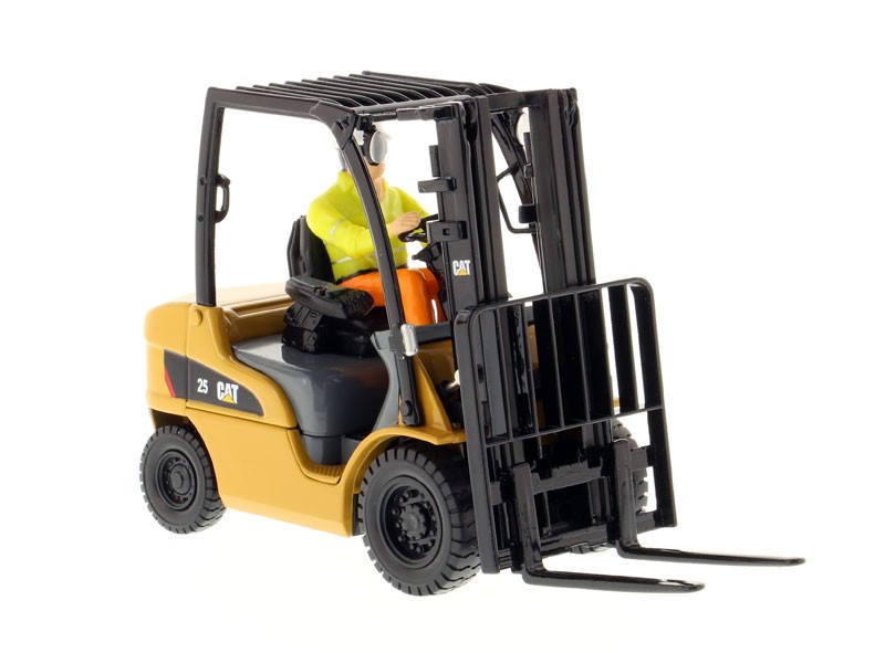 DIECAST MASTERS – CATERPILLAR 25 Elevator with Figure – 1/25 -…