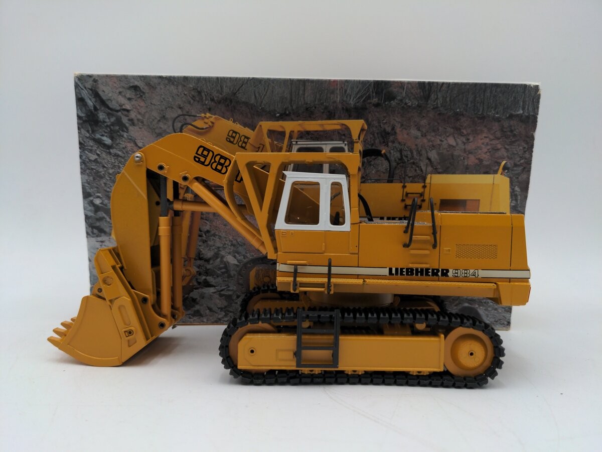 Conrad 2827 1:50 Hydraulic Excavator R #984 EX/Box