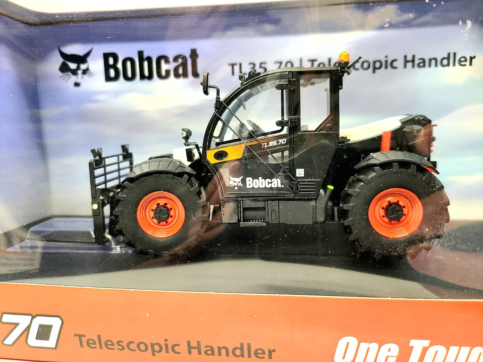 Bobcat TL35.70 Telescopic Handler Universal Hobbies 1:32 Scale Model #UH5200 New