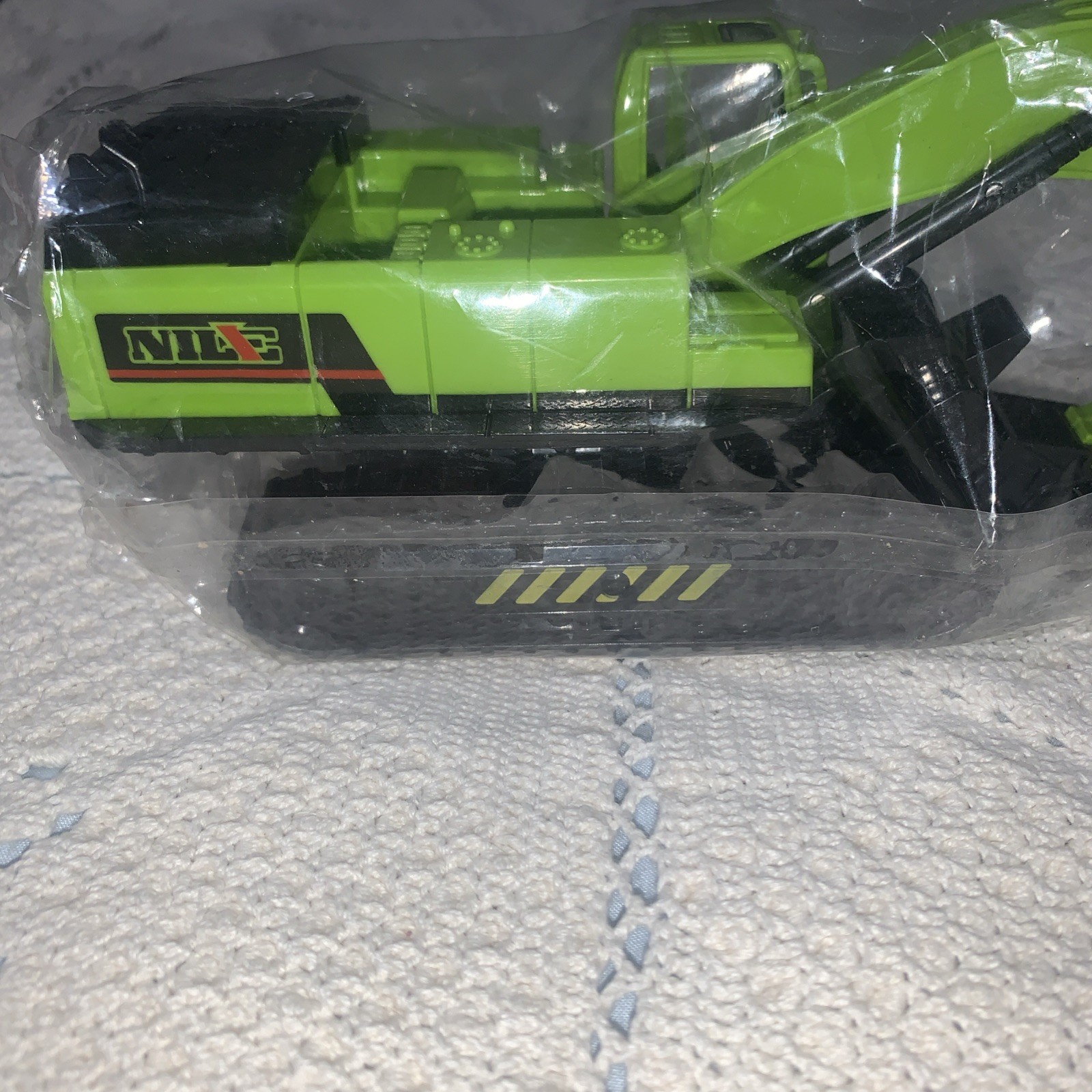 Excavator Toy Model Construction Vehicle Plastic Toy Green New Sealed Unbranded