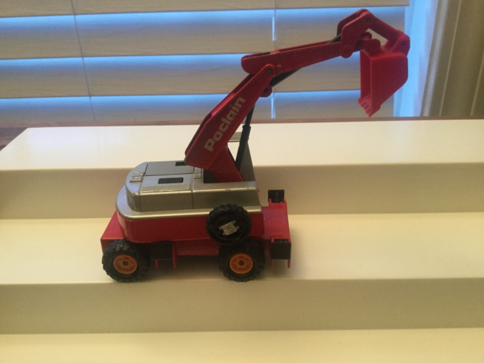 Majorette 1/56 Poclain 90 Wheeled Digger Excavator Shovel Tractor