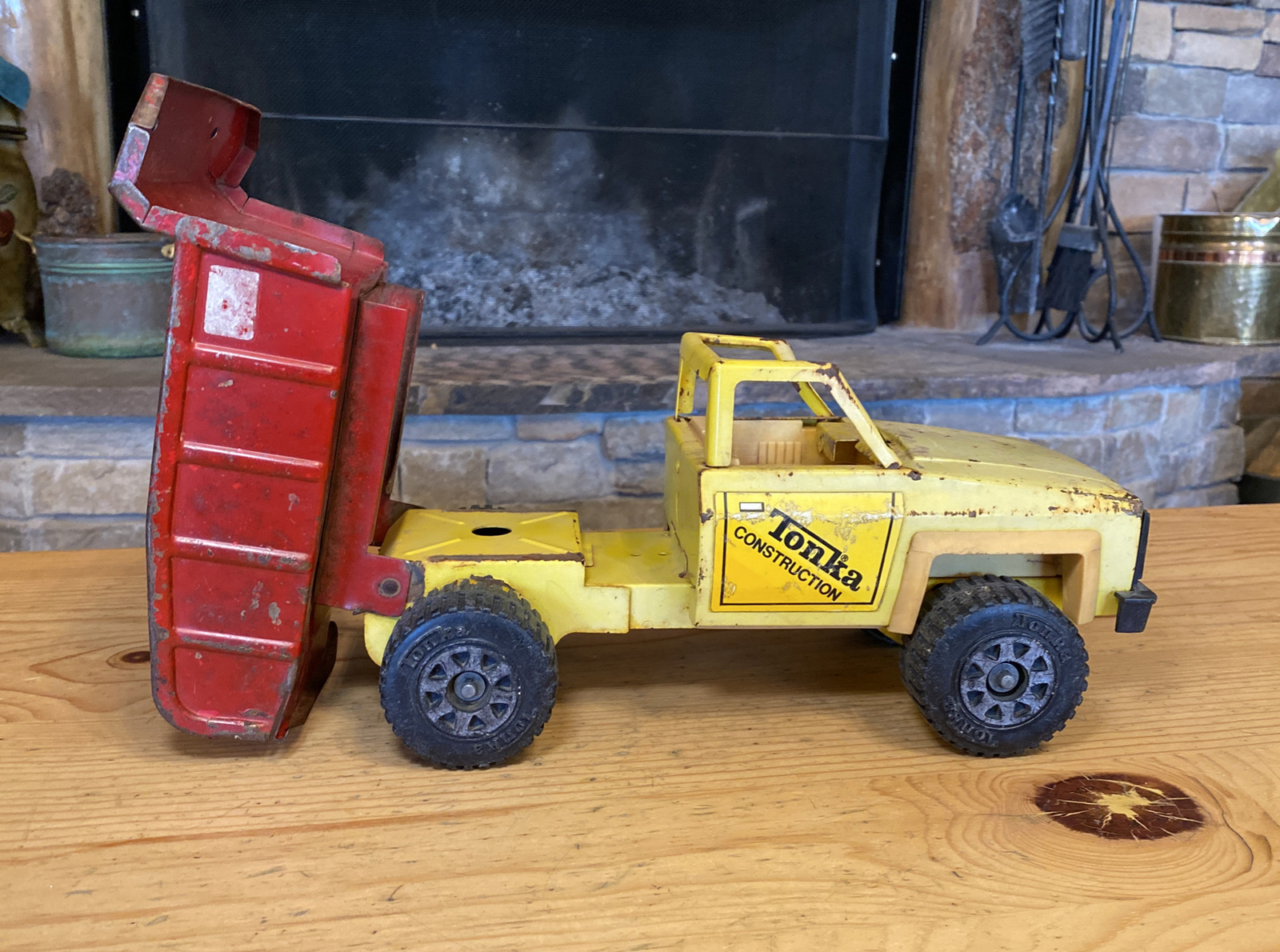 Vintage 1983 Tonka Construction Chevy Dump Truck #51070 Yellow / Red