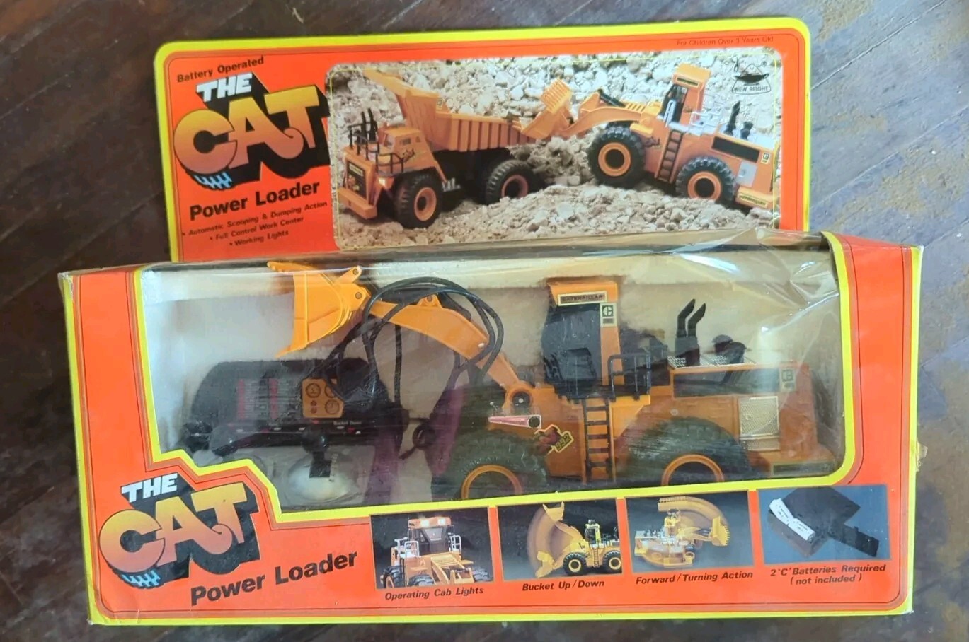 The Cat #992, Power Loader Tractor W Remote Vintage 1986