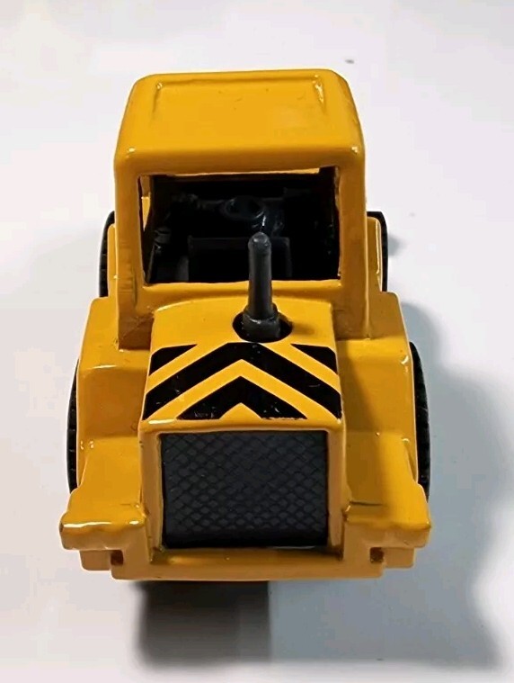 SIKU 802 Construction Front Loader Yellow/Gray HO Diecast/Plastic