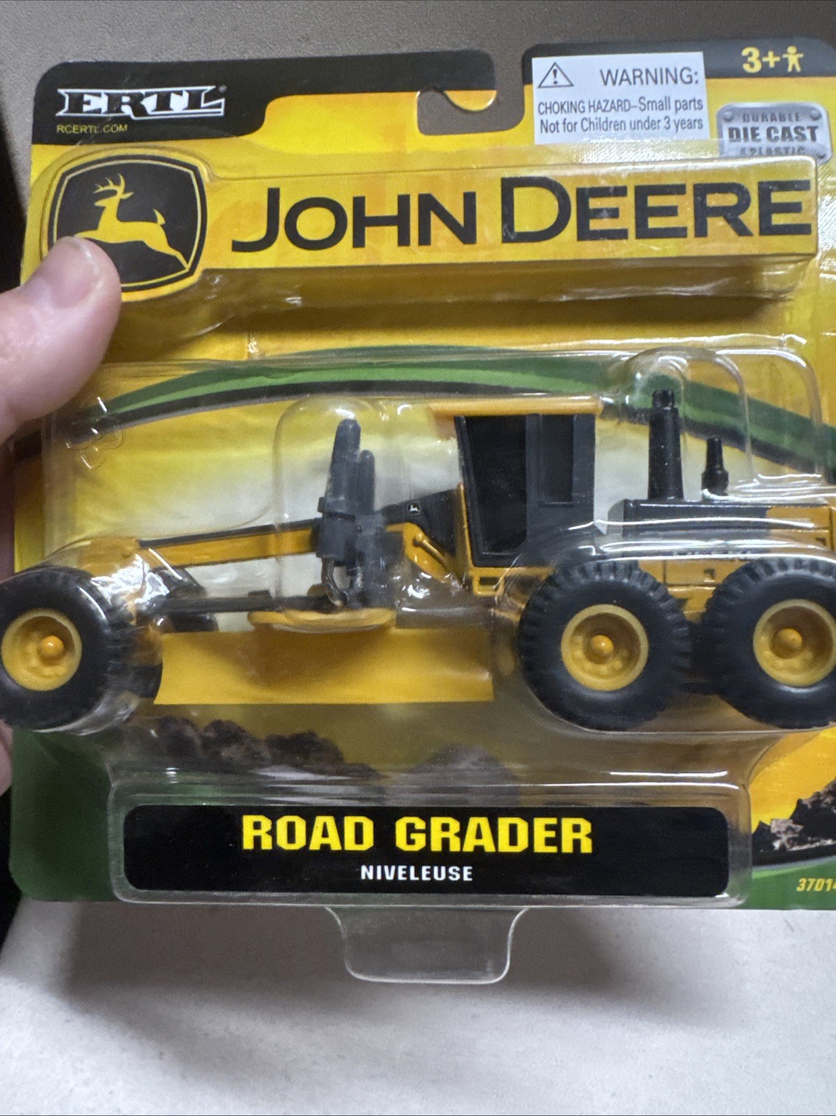Ertl 2006 John Deere Road Grader Niveleuse # 37014