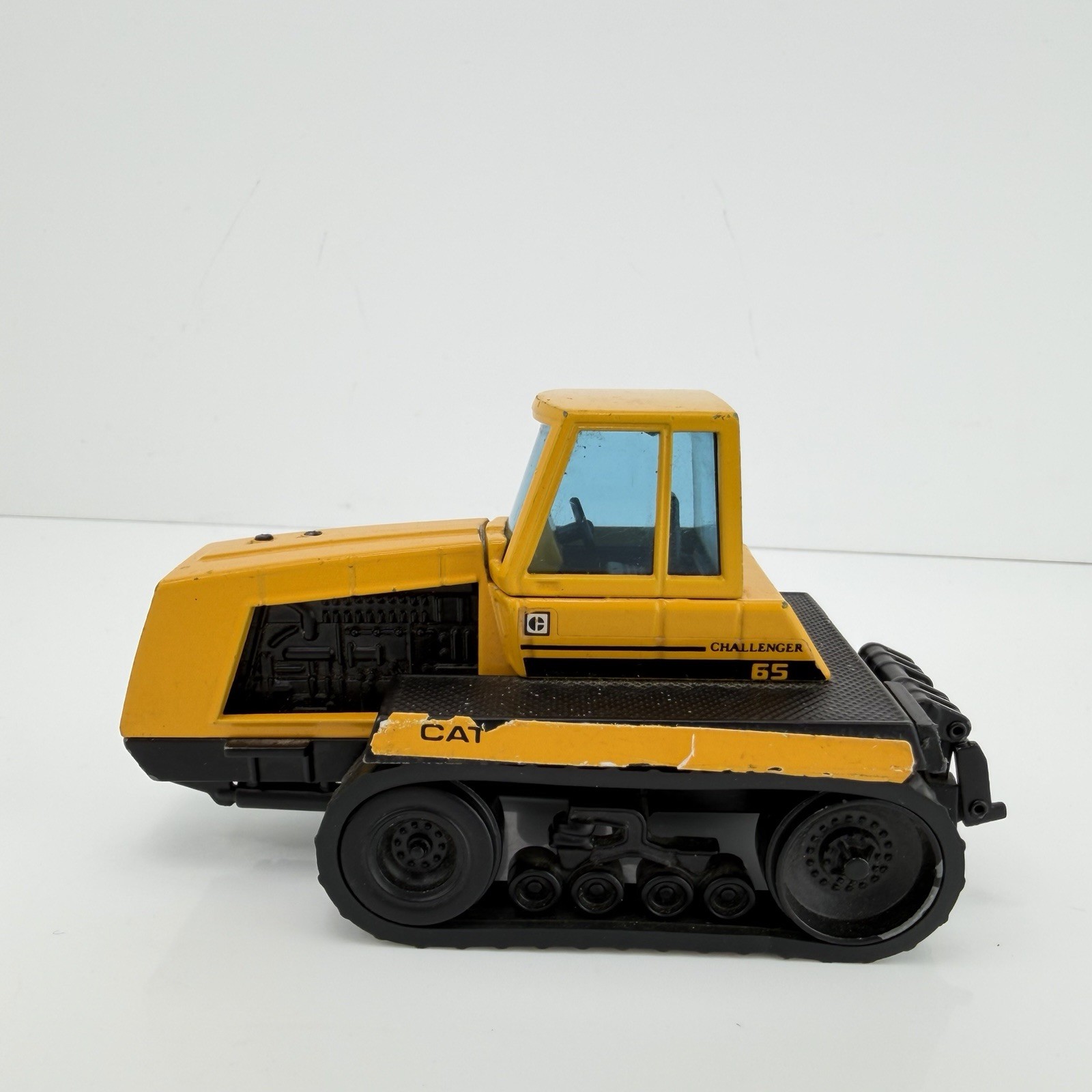 Joal Compact Caterpillar Tractor Cat Challenger 65 1:50 Scale