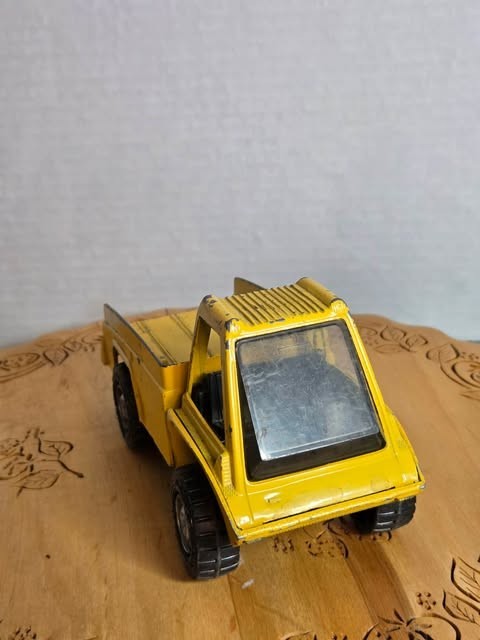 Vintage 1975 Gabriel Metal Toy Pick-up Truck is a classic piece of American-made