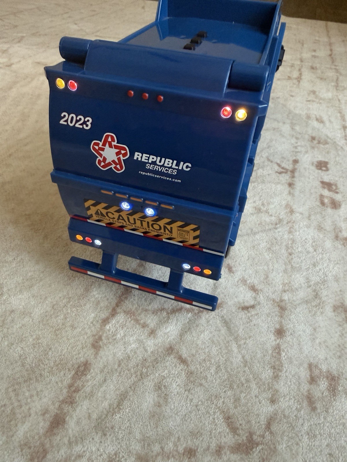 First Gear Republic Services 2023 1:34 Frontload, Mack Garbage Truck
