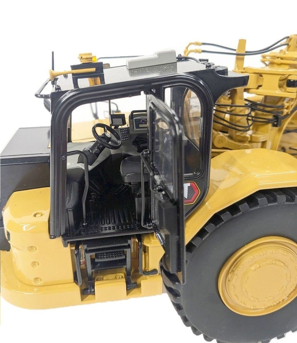 Caterpillar Cat 657 Push-Pull Scraper – CCM 1:24 Scale Diecast Model New 2026