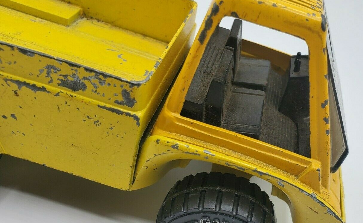 Vintage Gabriel Industries 1975 Truck Toy (Yellow)
