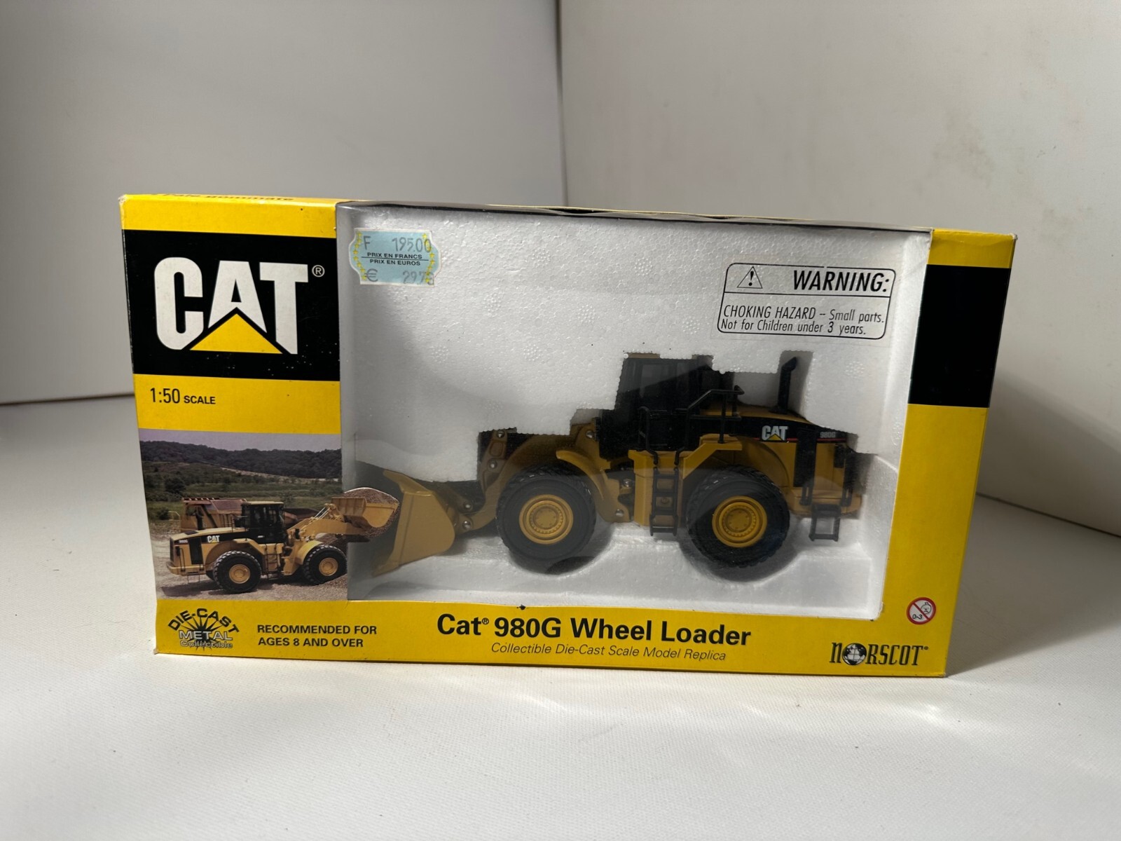 Norscot 1/50 Diecast 55027 – CAT 980G Tire Loader