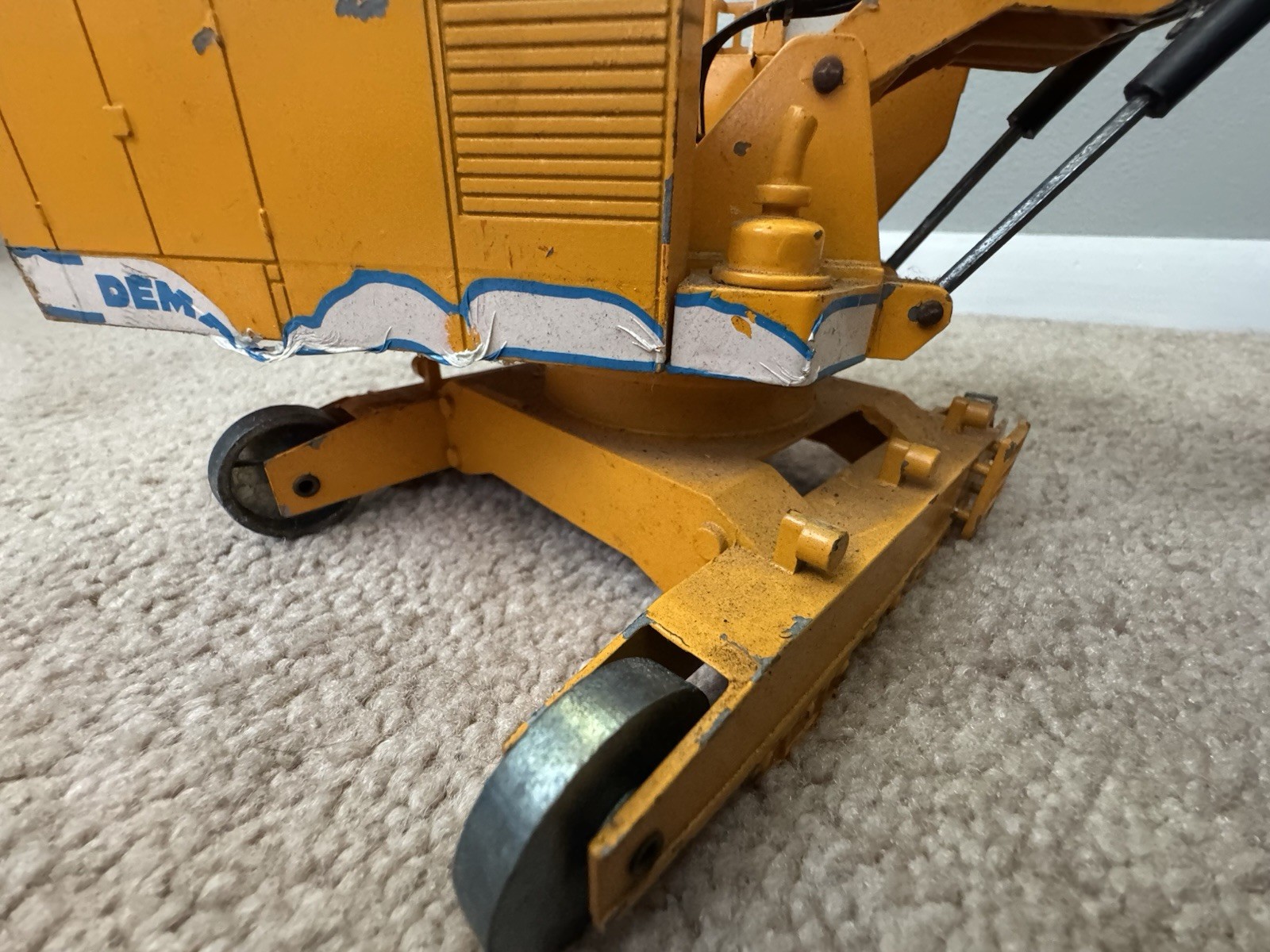 Vintage NZG 1/50 Scale Die-Cast Demag H185 Crawler Excavator Germany As Is Nice