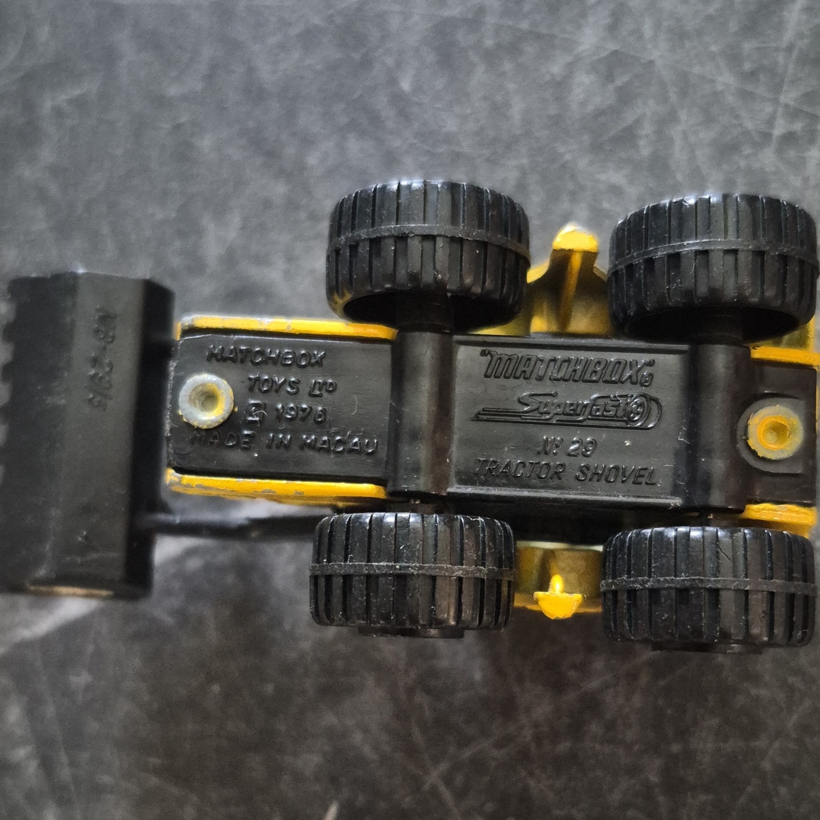 Matchbox Superfast No. 29 Tractor Shovel Yellow/Black 1:76 1976