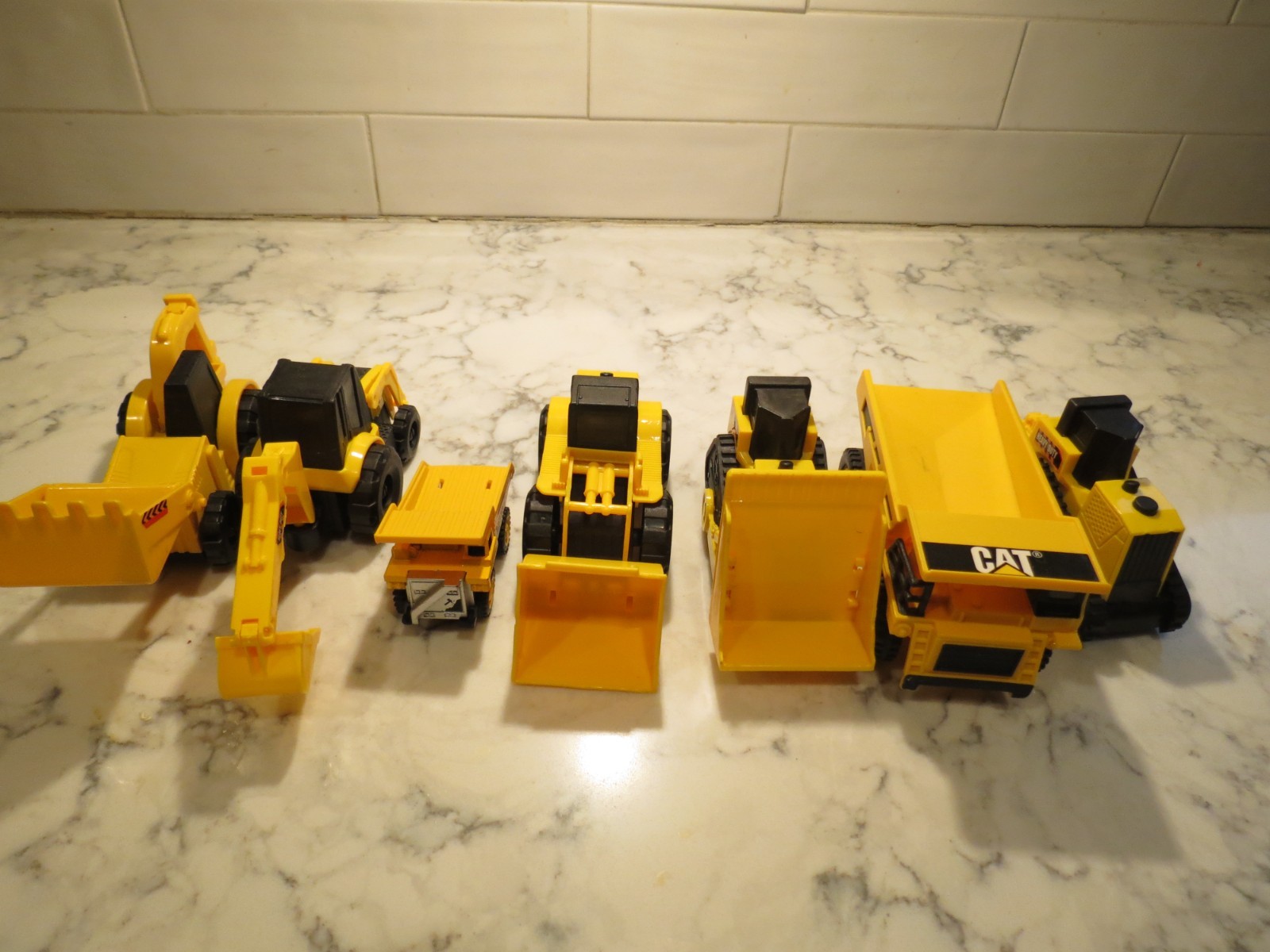 Cat toy Construction vehicles dump truck payloader front loader bulldozer
