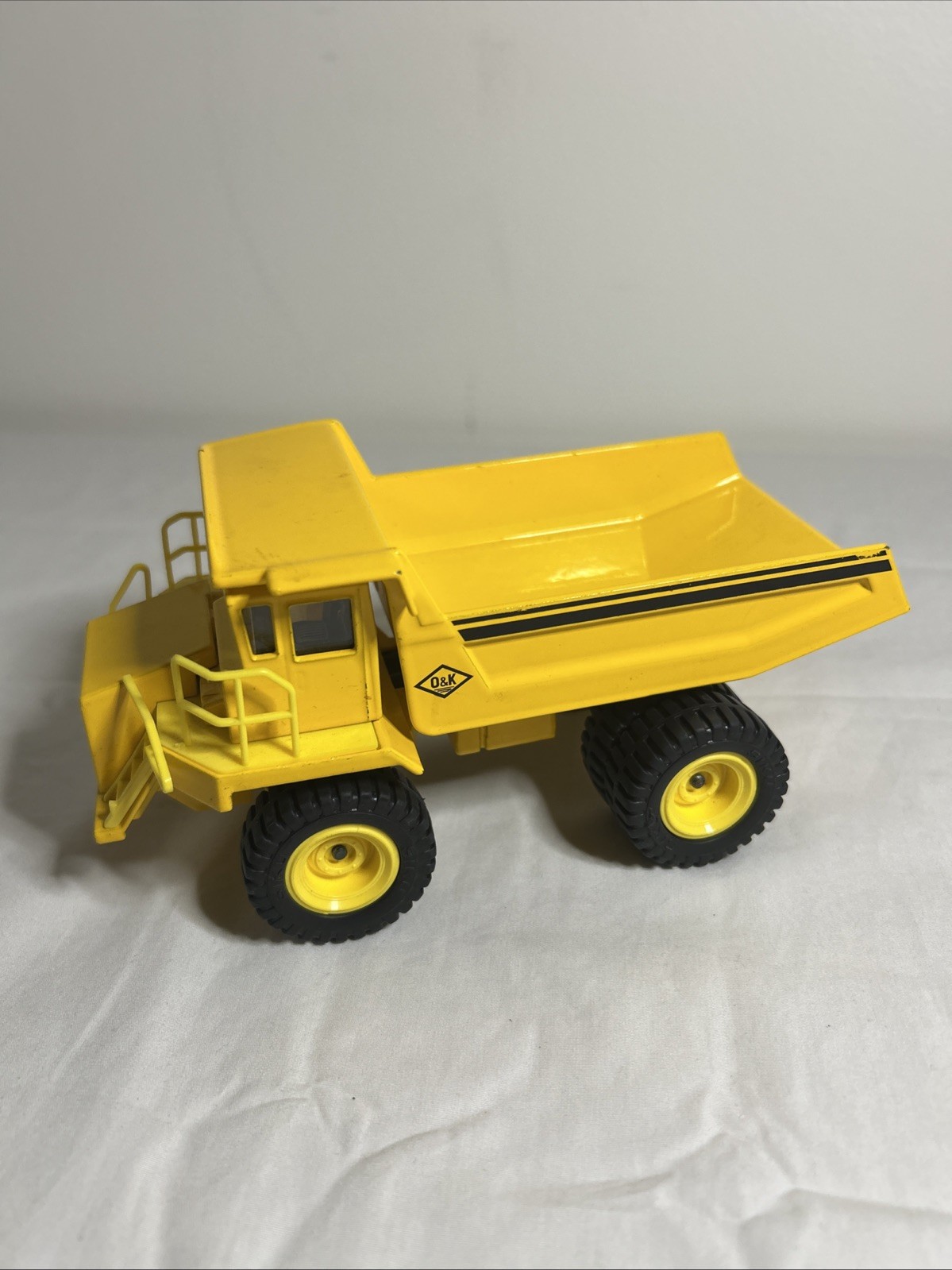1/40 NZG 407 O&K K40 Mining Dump Truck (B)