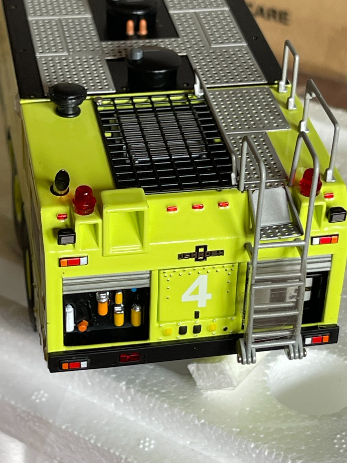 Oshkosh Striker 3000 ARFF TWH 078-1088 Airport Emergency Vehicle