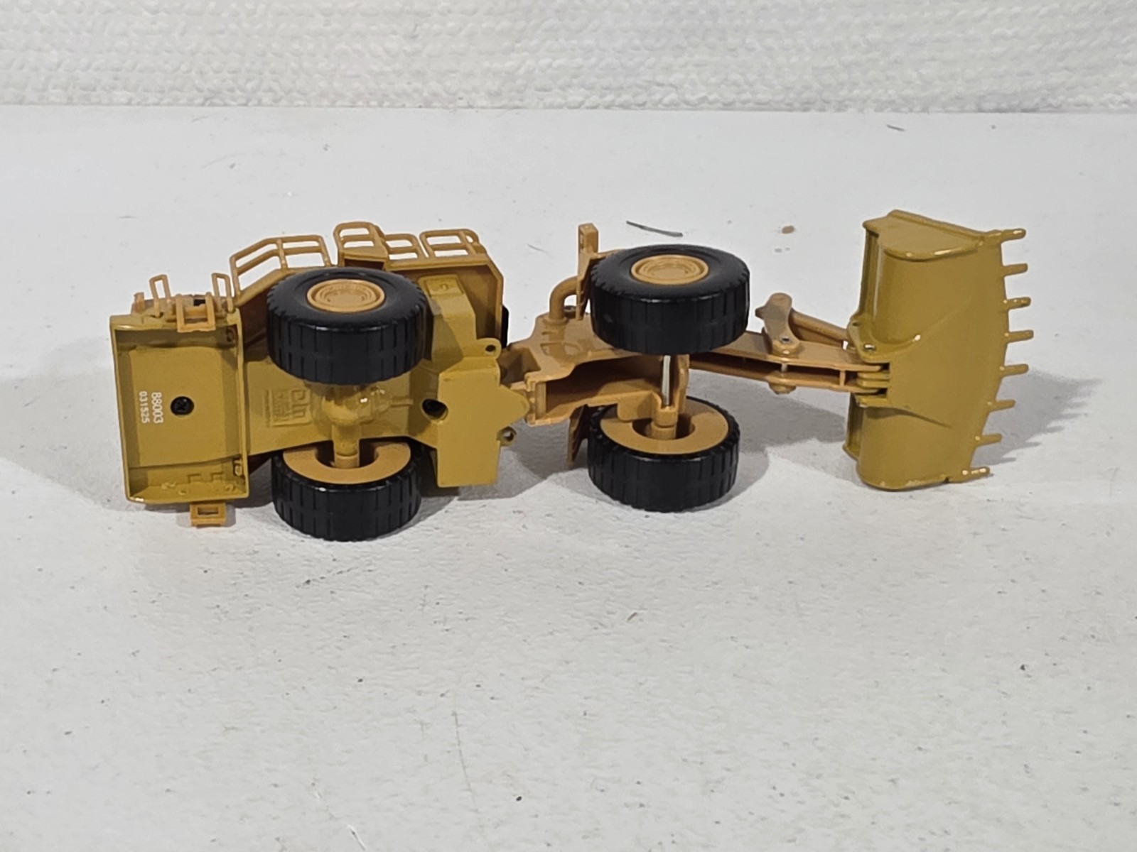 Diecast Masters 1/64 CAT 988H Wheel Loader Construction Equipment