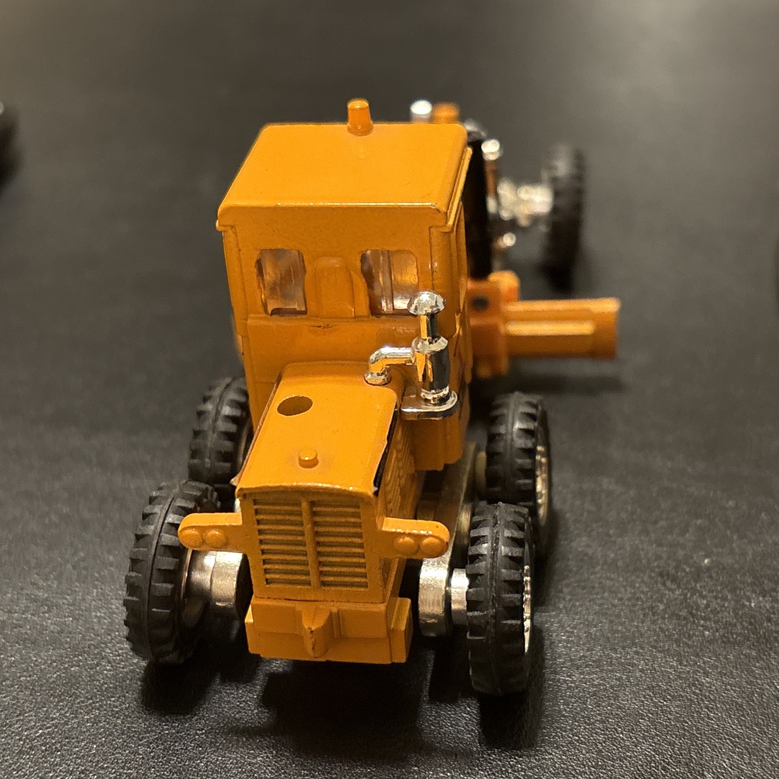 1978 Shinsei Mini Power 1/68 Mitsubishi Hydraulic Motor Grader No. 26