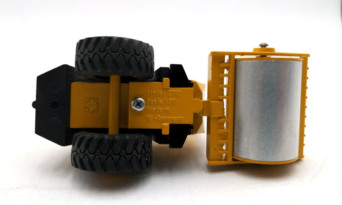 Conrad 2710 1:50 Scale Diecast BOMAG BW 213D-2 Single Drum Roller/Box