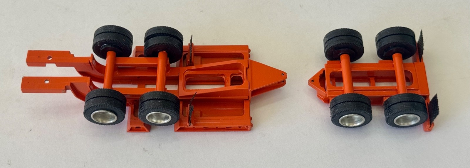 A Smith Trail King 2x2x2 Wide Bed Low Loader Trailer 1:48 Diecast M.I.B.