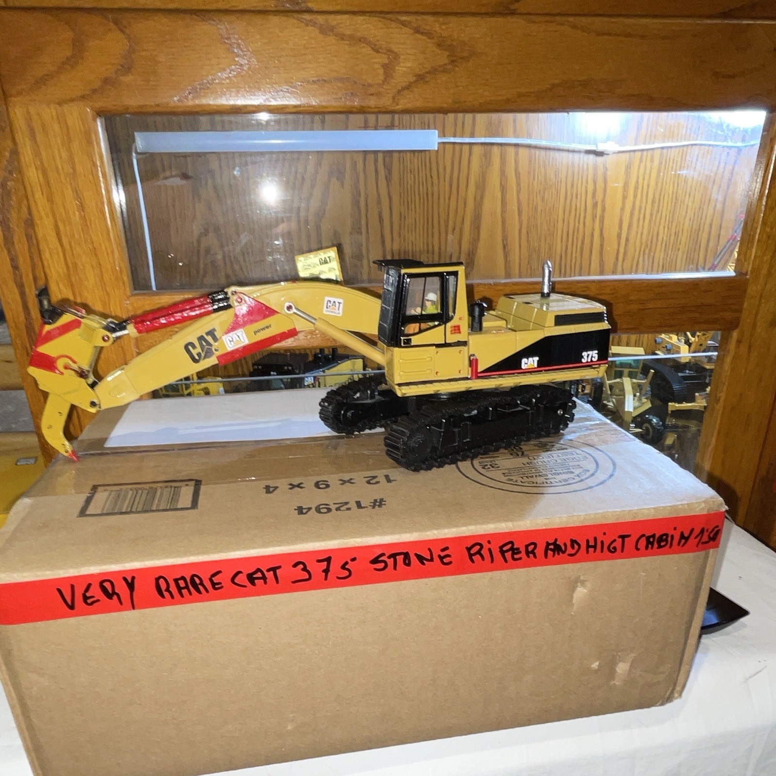 CAT 375 Tracked Excavator Diecast Model 1:50 CAT Power Yellow Black Red