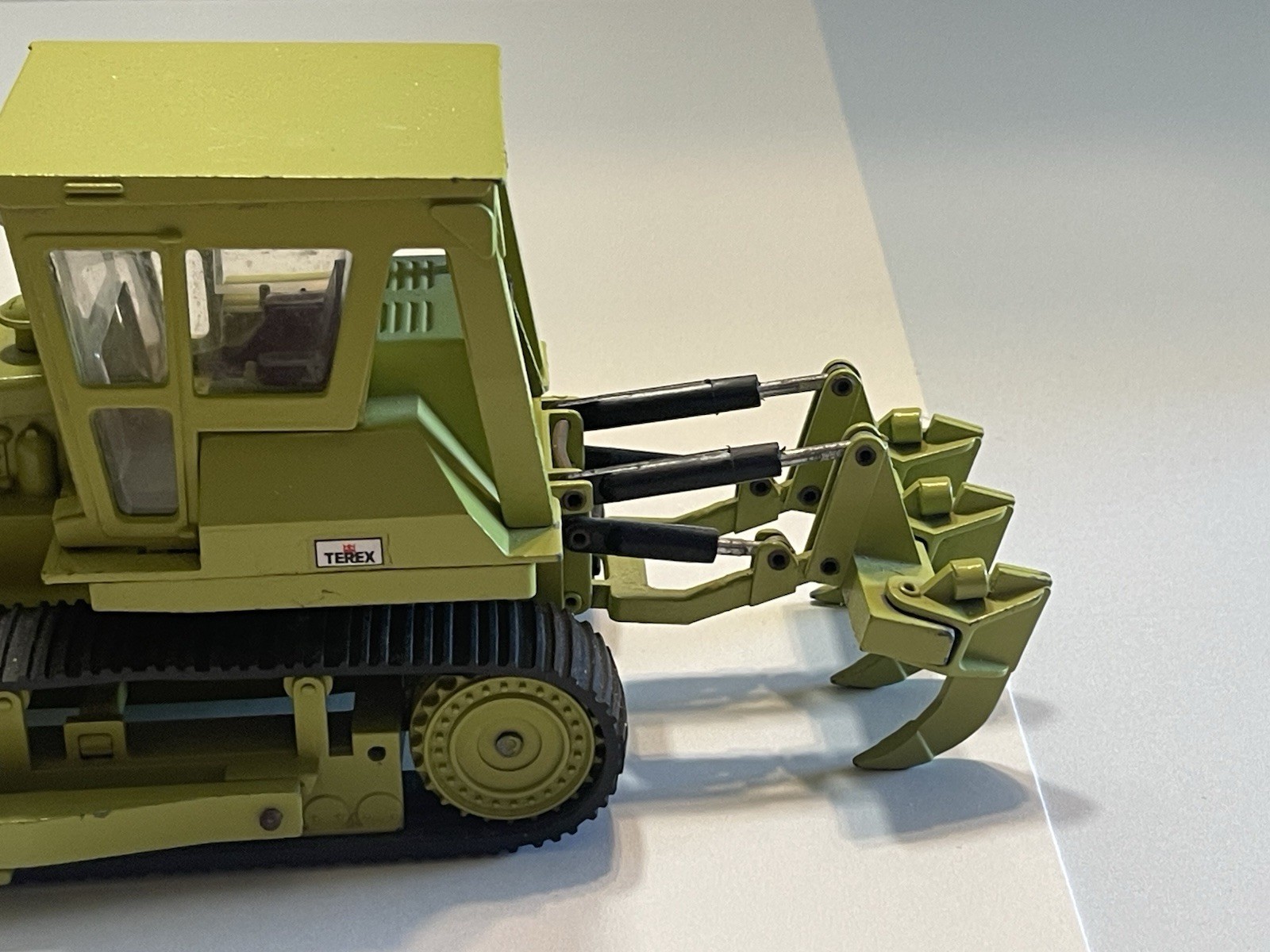 Terex 82-50 NZG Diecast Bulldozer Green Vintage 1:40 Crawler Excavator